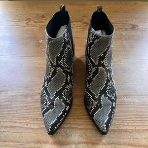 Marc Fisher snake skin bootie Women’s  size 10